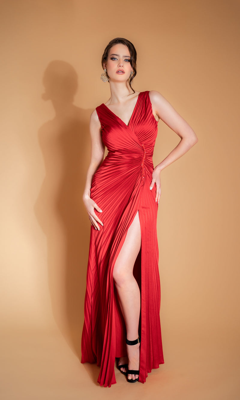 SECRET WISH long red cocktail dress, made of satin pleats with silk effect, veil lining for extra comfort